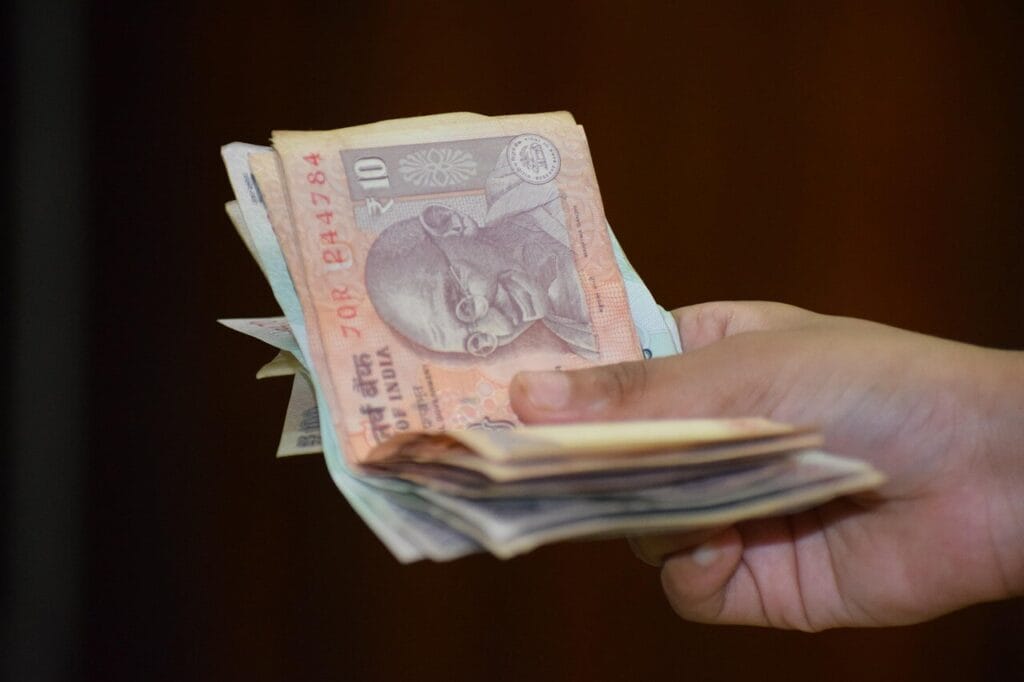 Tourists Still Need Cash