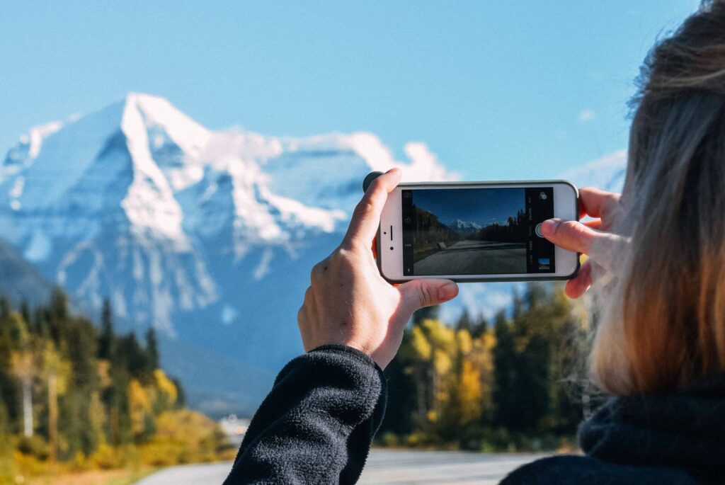 Social Media Safety While Traveling